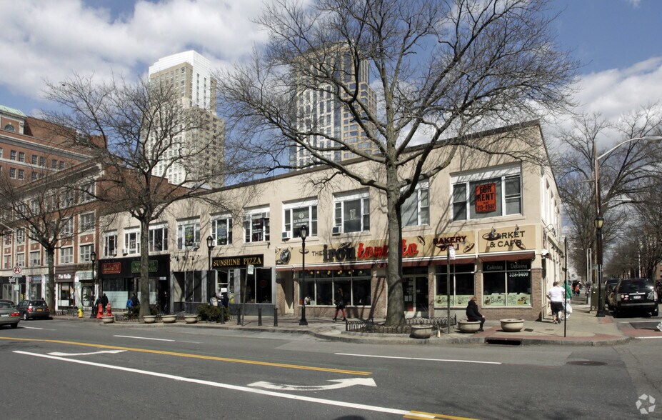 4557 Mamaroneck Ave, White Plains, NY 10601 Storefront Retail Office