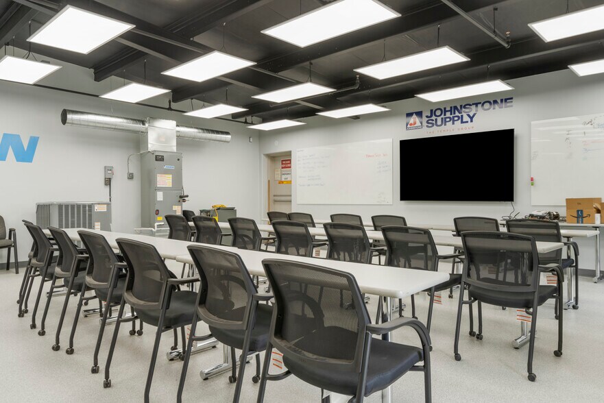 More Photos Of 5440 S 101st East Ave, Tulsa Warehouse For Sale