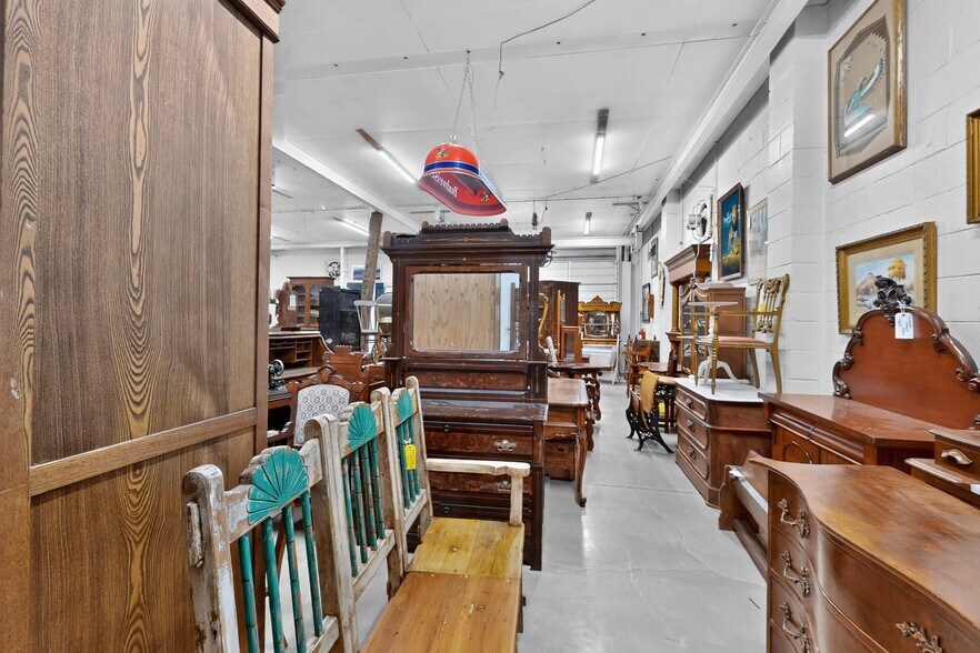 More Photos Of 2906 4th St NW, Albuquerque Warehouse For Sale