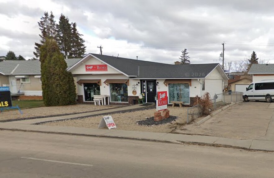 More Photos Of 123 Mcleod Av, Spruce Grove General Retail For Sale