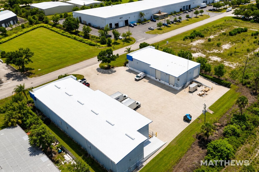More Photos Of 7328 Commercial Cir, Fort Pierce Warehouse For Lease
