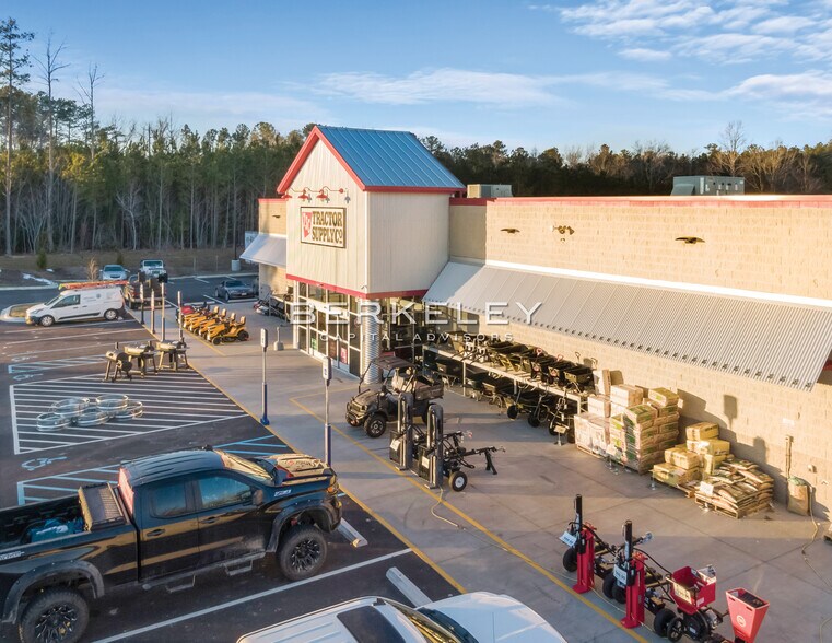 More Photos Of 183 General Puller Hwy, Saluda Freestanding For Sale