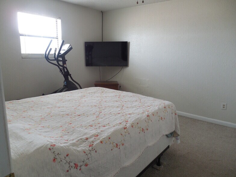 More Photos Of 10226 S 81 Hwy, Waukomis Hotel For Sale