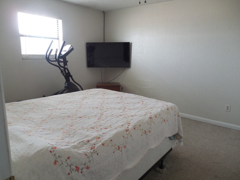 More Photos Of 10226 S 81 Hwy, Waukomis Hotel For Sale