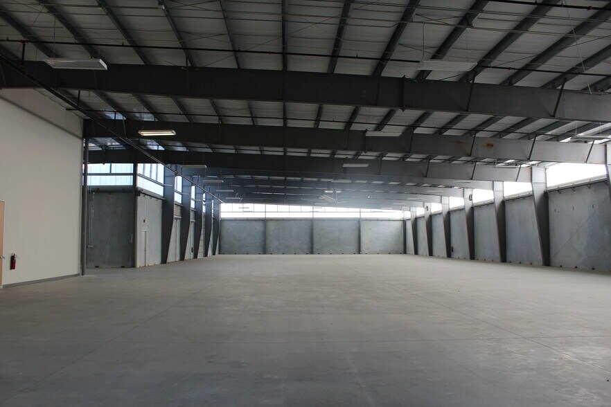 More Photos Of 15330 Vantage Pky W, Houston Unknown For Lease