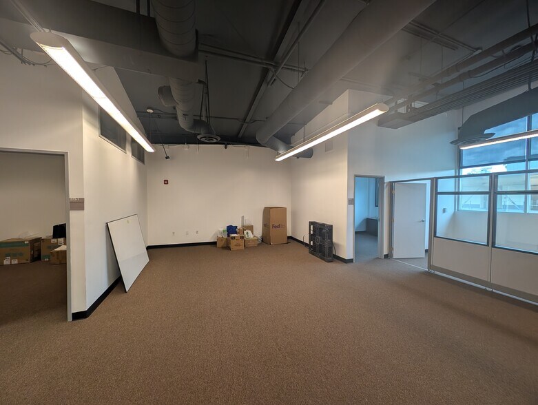 More Photos Of 3670 W Temple Ave, Pomona Office For Lease