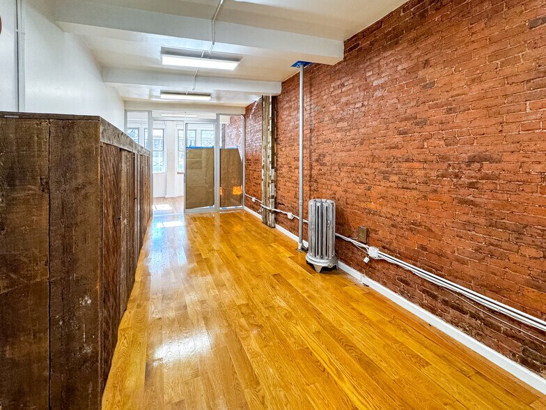 More Photos Of 27 E 21st St, New York Office For Lease