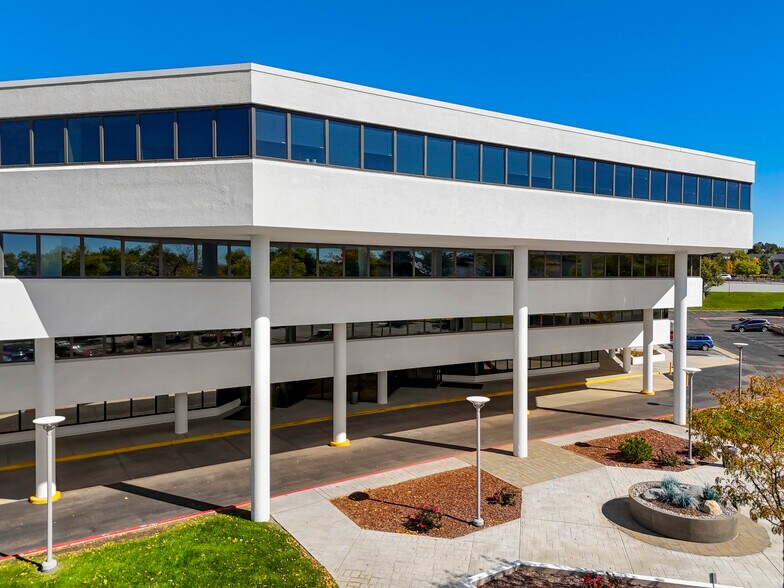 More Photos Of 7100 E Belleview Ave, Greenwood Village Office For Lease