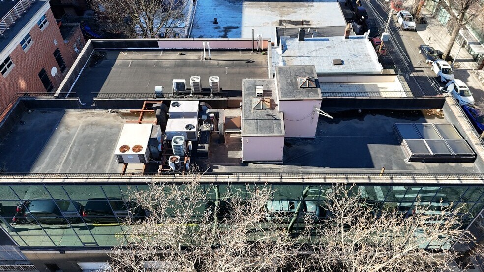More Photos Of 25-20 39th Ave, Long Island City Office For Sale