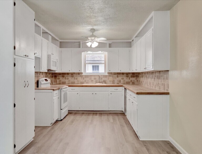 More Photos Of 1110 Cozy Acres Rd, Mountain Pine Apartments For Sale