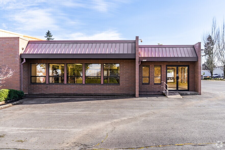 More Photos Of 6455 NE Columbia Blvd, Portland Warehouse For Lease
