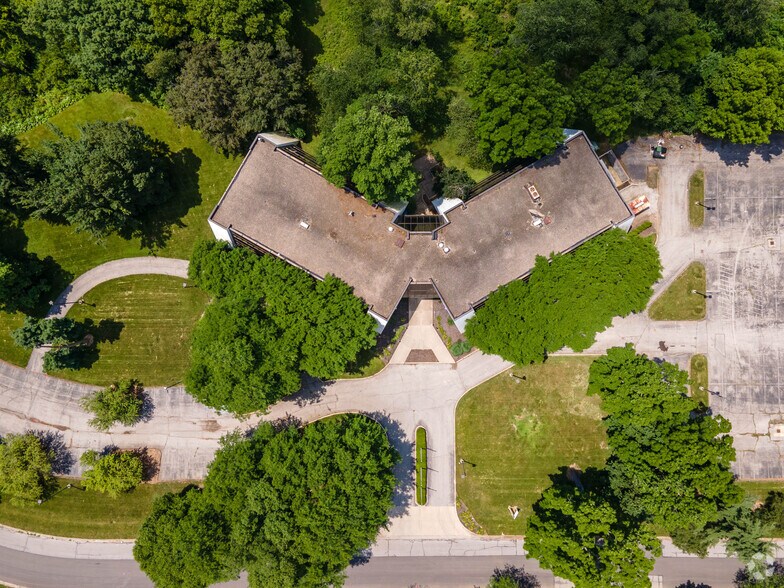 More Photos Of 2323 Lake Club Dr, Columbus Office For Lease