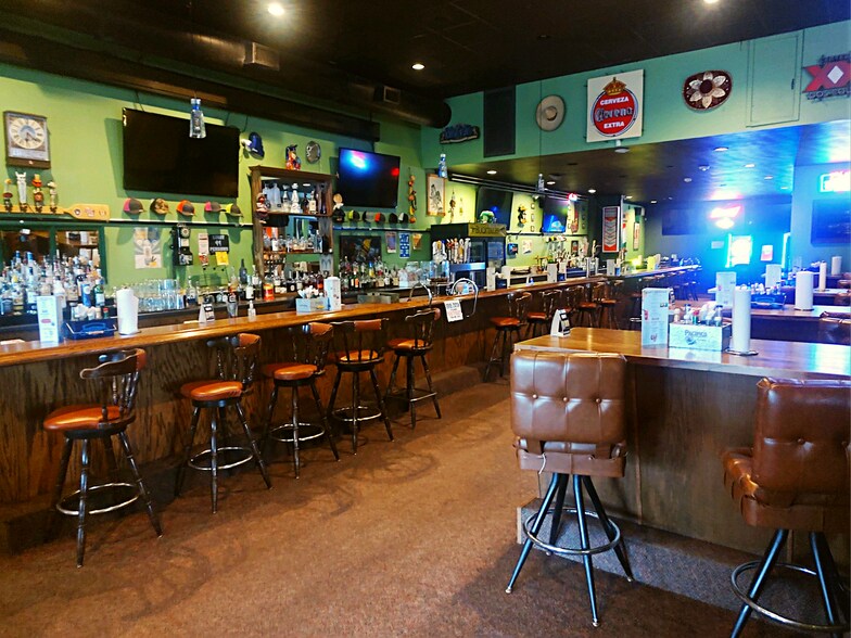 Primary Photo Of 1015 Tower Ave, Superior Restaurant For Sale