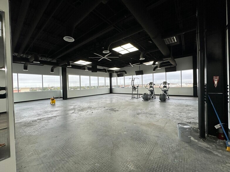 More Photos Of 6914 Brisbane Ct, Sugar Land Medical For Lease