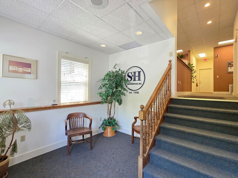 More Photos Of 338 E Montpelier Rd, Barre Town Office For Sale