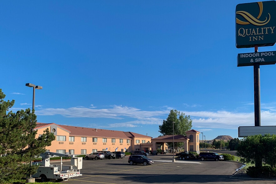 Primary Photo Of 166 US Highway 20 S, Thermopolis Hotel For Sale