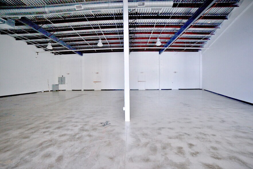 More Photos Of 11130 Gulf Fwy, Houston Unknown For Lease