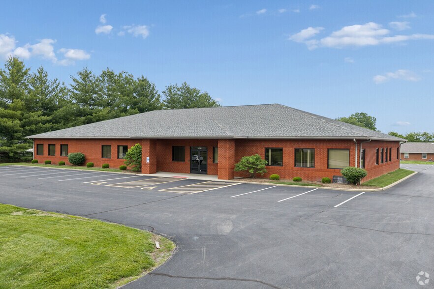 More Photos Of 5050 Old Collinsville Rd, Swansea Office For Sale