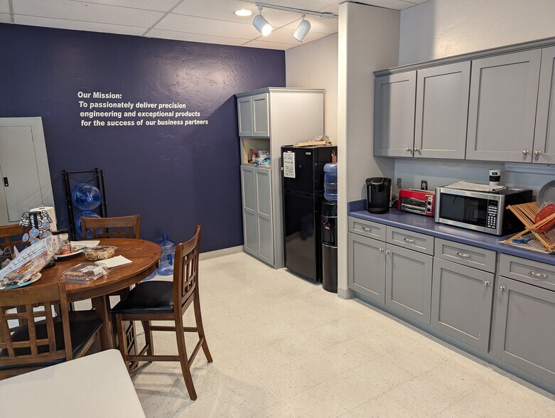 More Photos Of 180 W Magee Rd, Tucson Medical For Lease