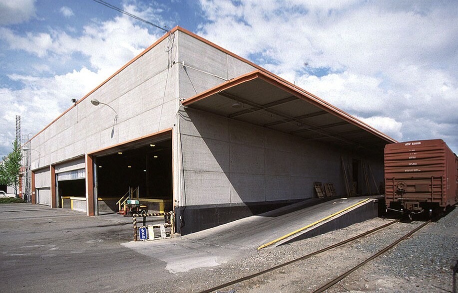 More Photos Of 2100-2300 Wilbur Ln, Antioch Manufacturing For Lease