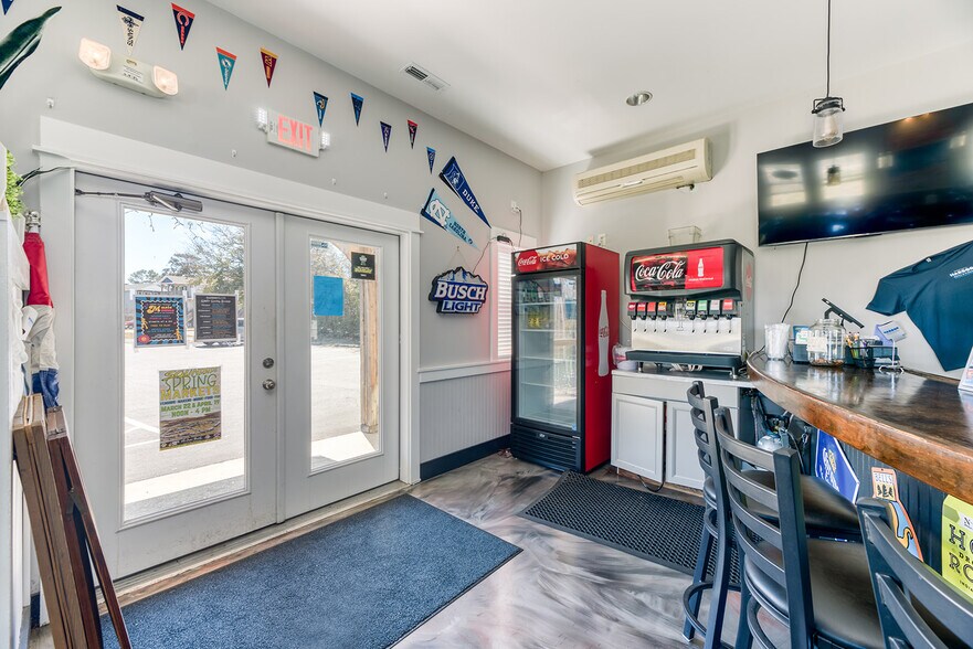 More Photos Of 100 Colingwood Ln, Kill Devil Hills Restaurant For Sale