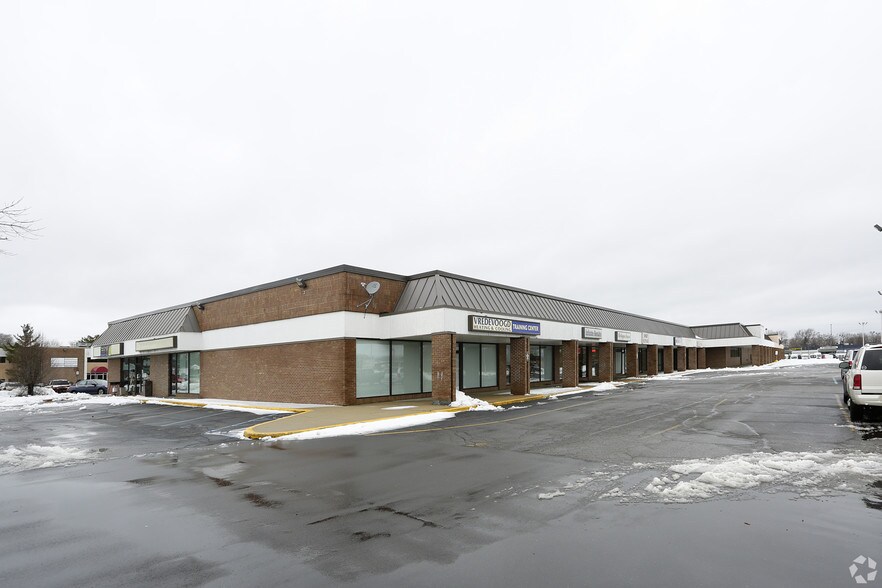 More Photos Of 3077-3099 30th St SW, Grandville Storefront For Lease