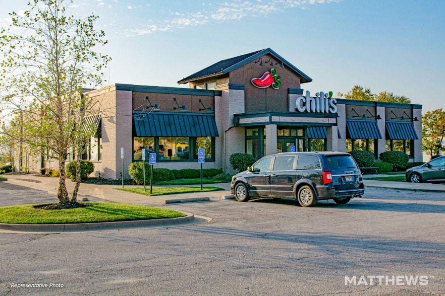 Primary Photo Of 855 E Kemper Rd, Cincinnati Restaurant For Sale