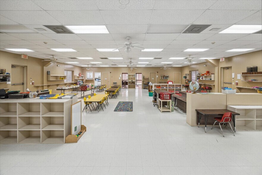 More Photos Of 12500 W Bellfort Ave, Houston Schools For Sale