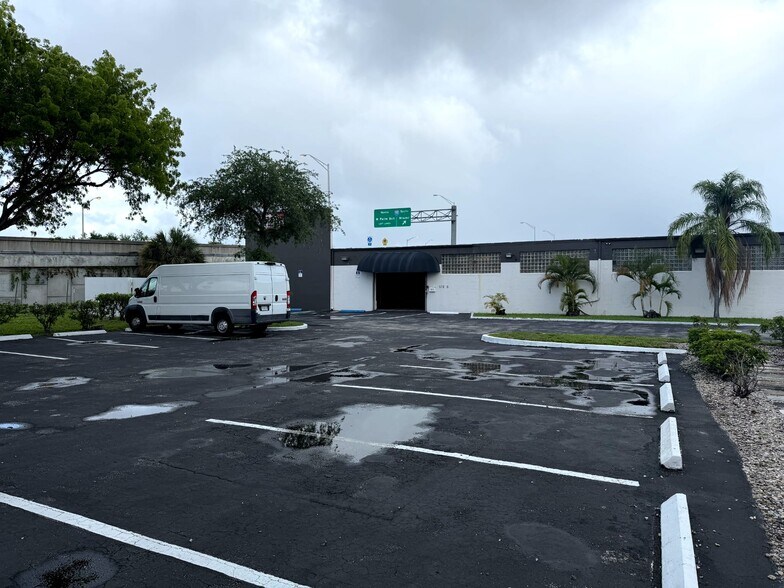 More Photos Of 1815 10th Ave N, Lake Worth Beach Warehouse For Lease