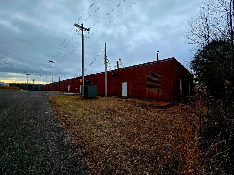 More Photos Of 900 W Academy St, Cherryville Manufacturing For Sale