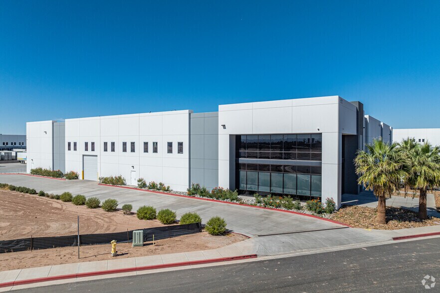 More Photos Of 1749 Gateway Rd, Calexico Unknown For Lease