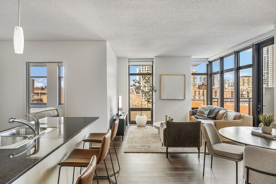 More Photos Of 555 W Kinzie St, Chicago Apartments For Lease