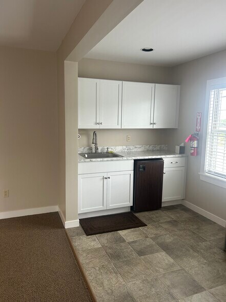 More Photos Of 413 Alfred Rd, Biddeford Office For Lease