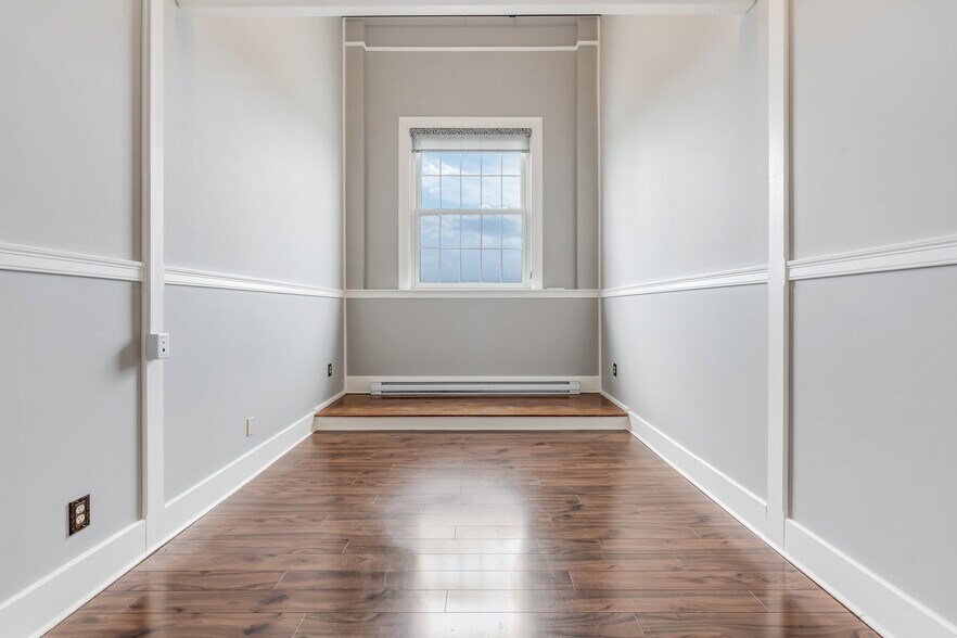 More Photos Of 192 Main St, Ellsworth Storefront For Sale