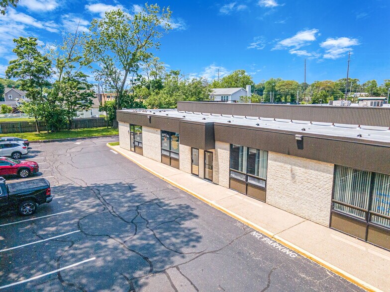 More Photos Of 152 Islip Ave, Islip Medical For Lease