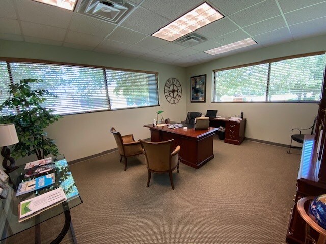 More Photos Of 1451 Global Ct, Sarasota Showroom For Lease