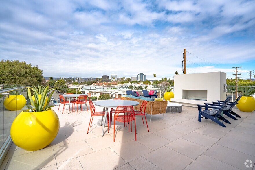 More Photos Of 2929 Pennsylvania Ave, Santa Monica Apartments For Lease