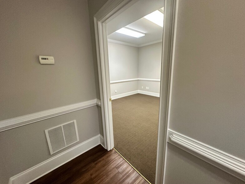 More Photos Of 327 Dahlonega St, Cumming Medical For Sale