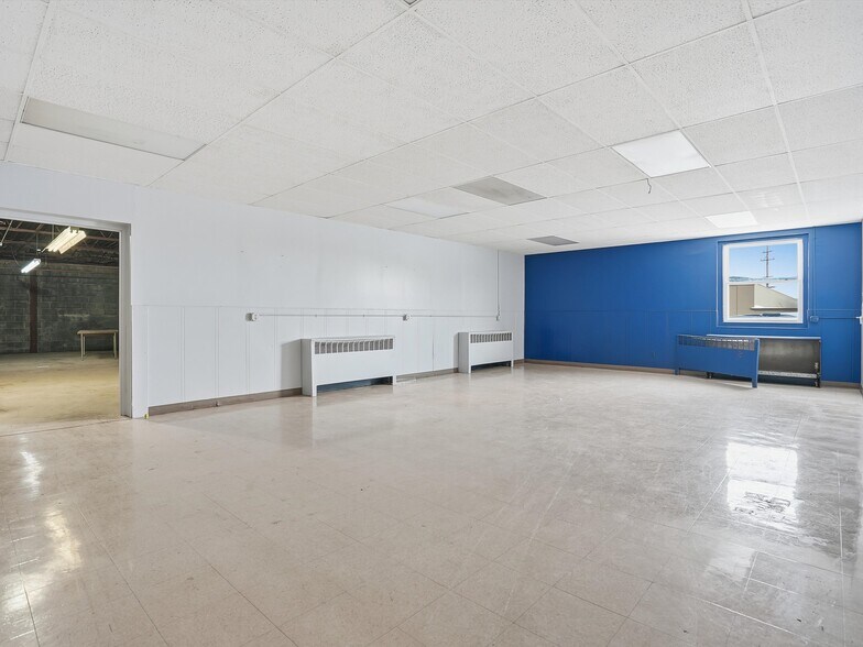 More Photos Of 5640 Williams Lake Rd, Waterford Township Light Manufacturing For Sale