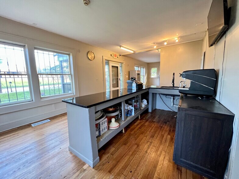 More Photos Of 4260 E Ponce De Leon Ave, Clarkston General Retail For Sale