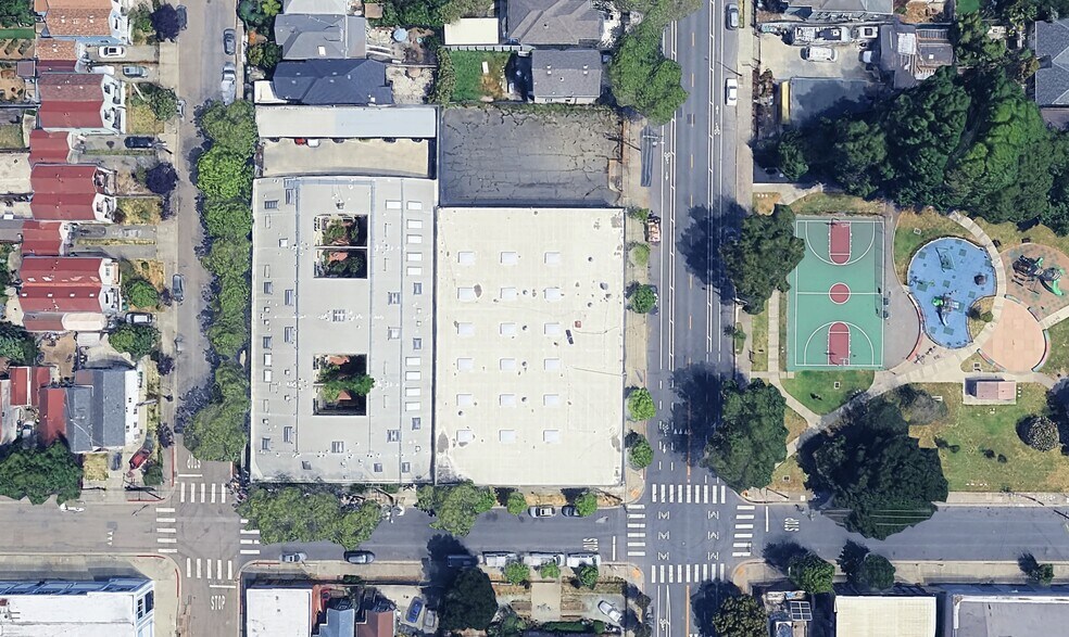 More Photos Of 1680 14th St, Oakland Warehouse For Lease