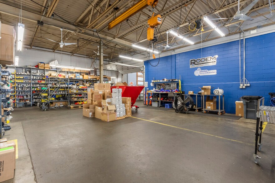 More Photos Of 5095 Crookshank Rd, Cincinnati Light Manufacturing For Sale