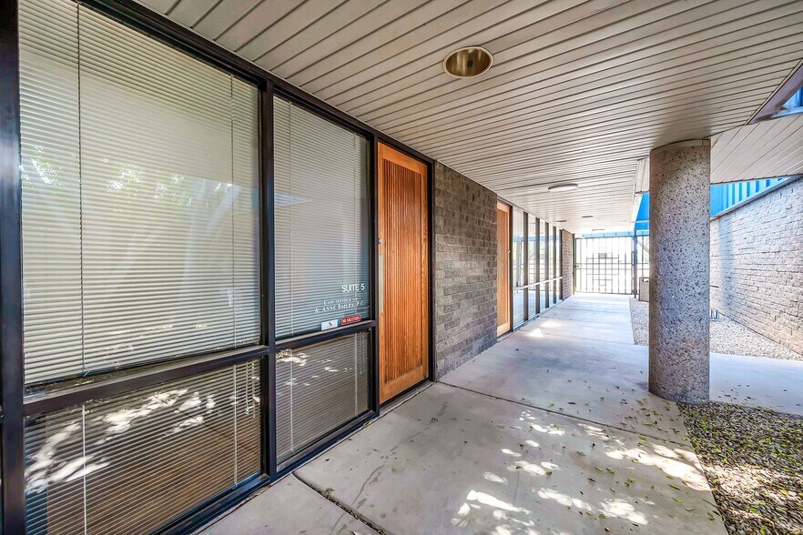 More Photos Of 145 E University Dr, Mesa Office For Lease