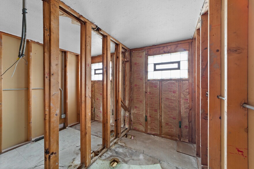 More Photos Of 3960 W Erie Ave, Lorain Apartments For Sale