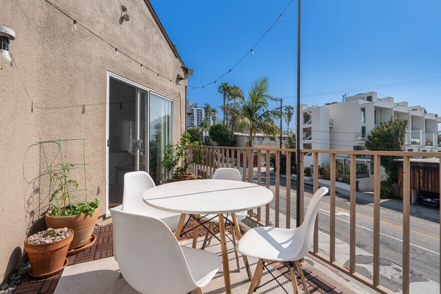 More Photos Of 909 N San Vicente Blvd, West Hollywood Apartments For Sale