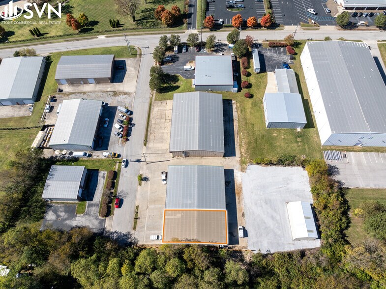 More Photos Of 121 Kemper Dr, Nicholasville Warehouse For Lease