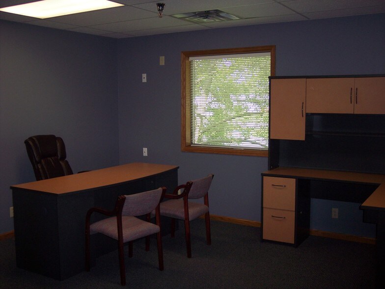 More Photos Of 2800 Freeway Blvd, Brooklyn Center Office For Lease