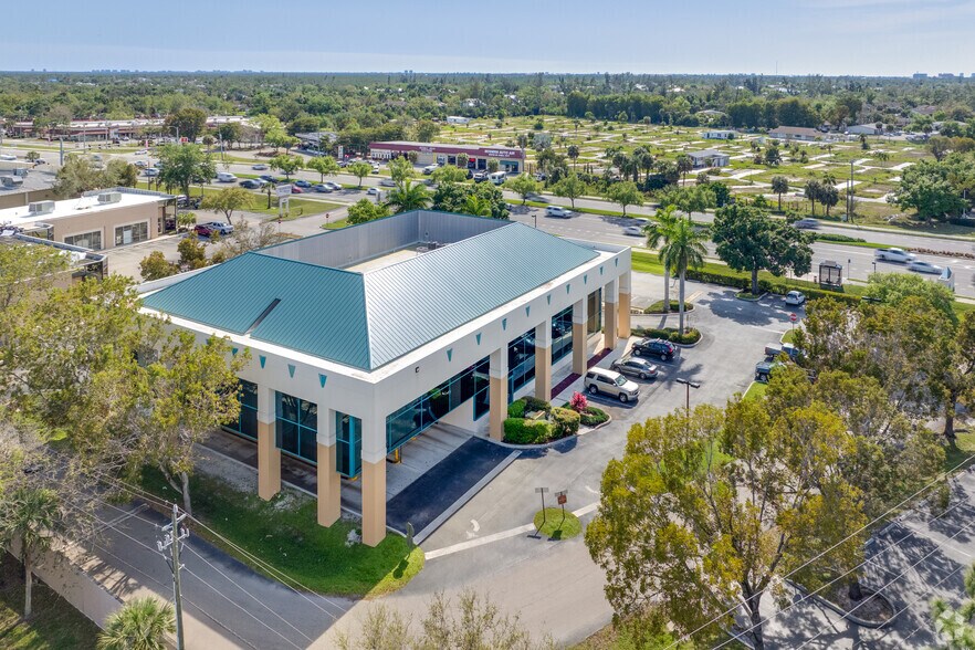 More Photos Of 15051 S Tamiami Trl, Fort Myers Medical For Lease