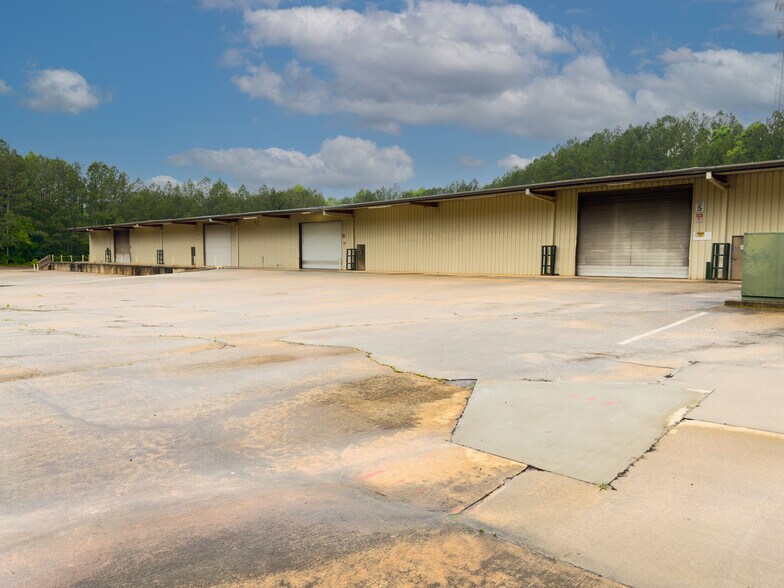 More Photos Of 1695 Buford Hwy, Duluth Warehouse For Sale