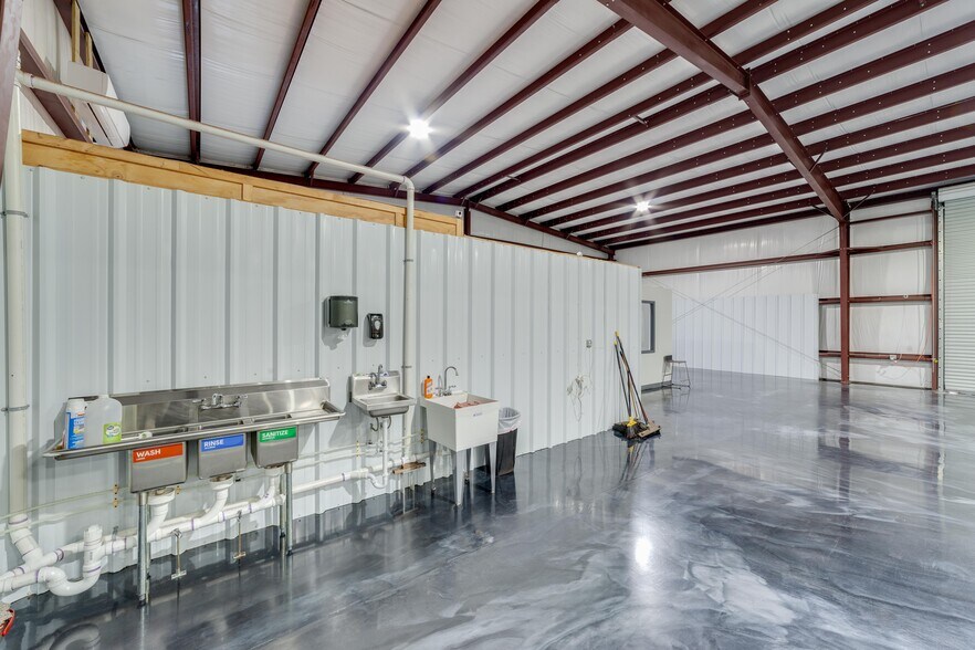 More Photos Of 395 E Lincoln Ave, LaBelle Warehouse For Sale